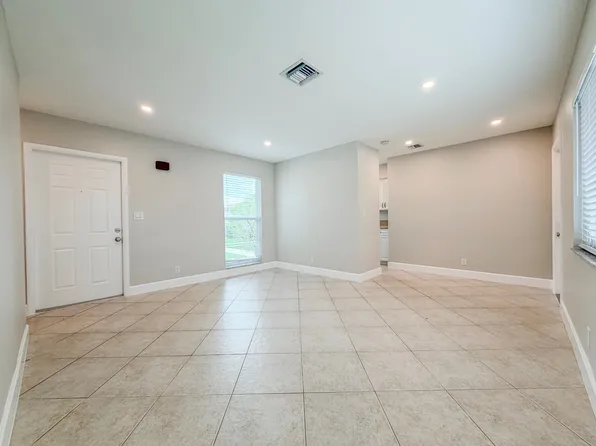 541 NE 44th St APT C, Boca Raton, FL 33431