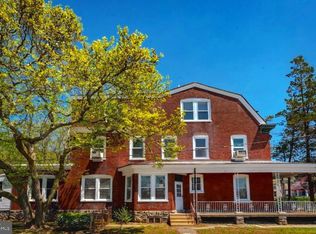 530 Hermit St, Philadelphia, PA 19128