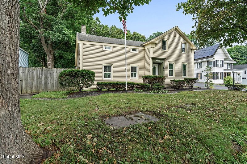 3rd image of 2680 New Scotland Road