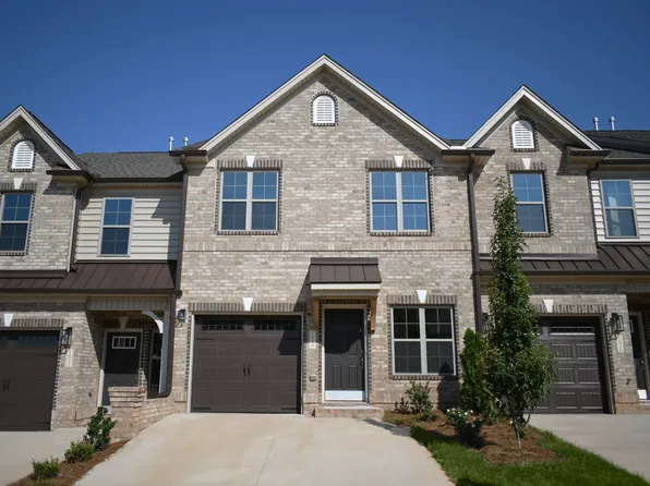 1044 Beechcraft Dr, Mebane, NC 27302