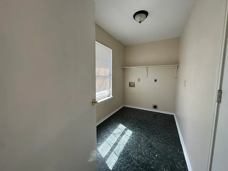 7605 Cornell Dr — Photo 8