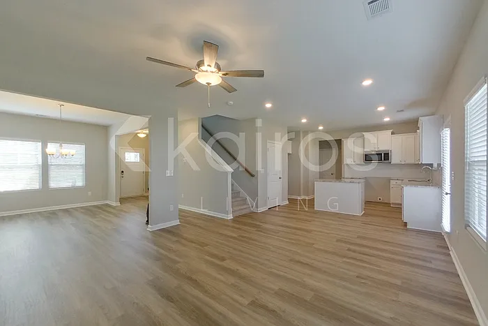 7161 Foggy River Dr — Photo 4