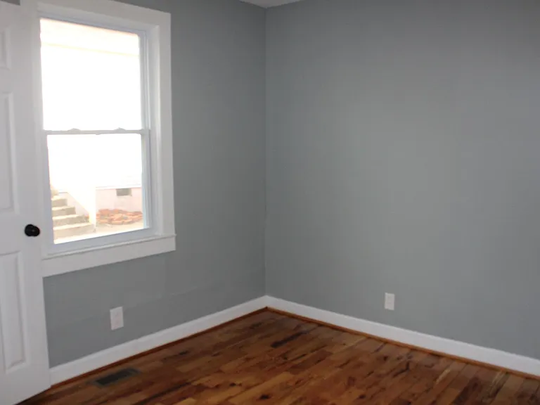 423 Price Ave — Photo 3
