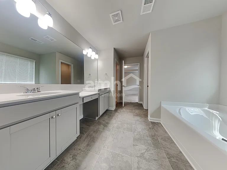338 Winston Cir — Photo 10