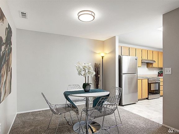 5th image of 3104 L St NE