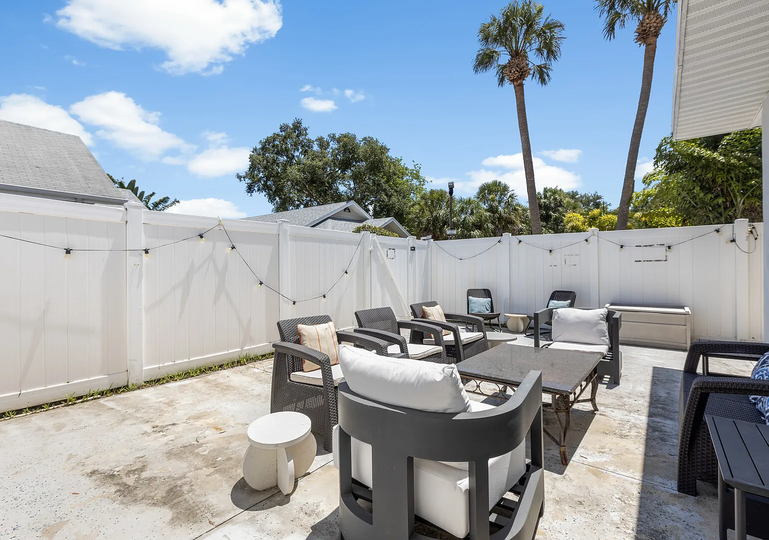 Riverwalk Tampa- 4/4- Sleeps 12 — Photo 4