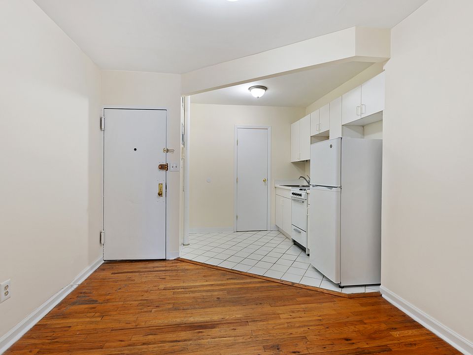 1st image of 109 E 2nd St APT 1C