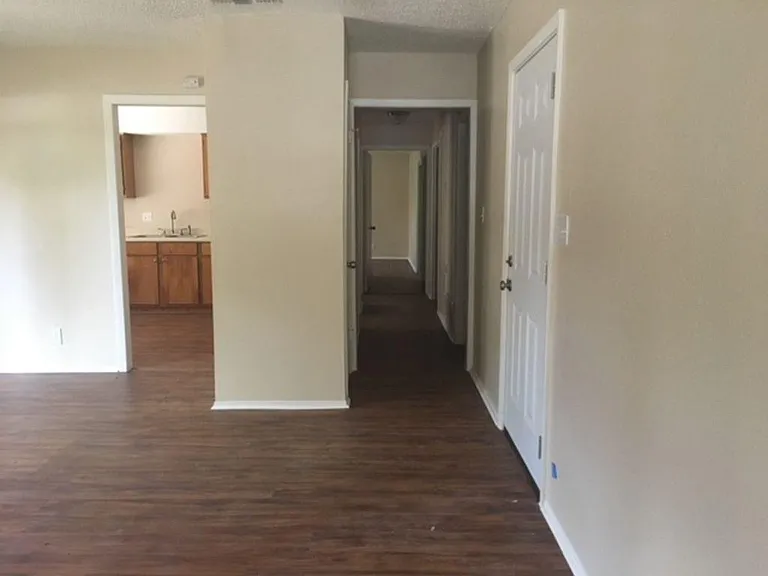 9009 Quail Valley Dr #B — Photo 10