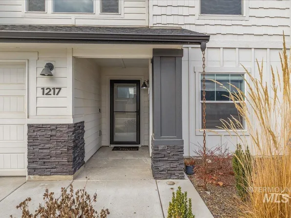 1217 N Bowknot Lake Ave, Star, ID 83669