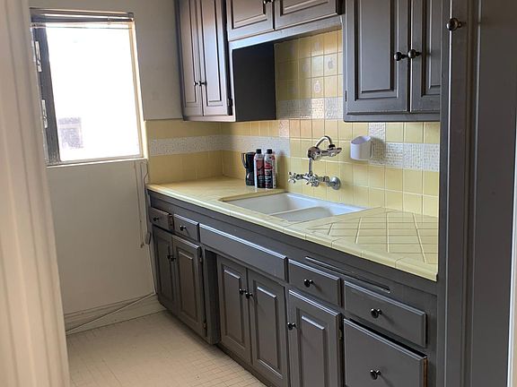 4th image of 424 S Sherbourne Dr #7