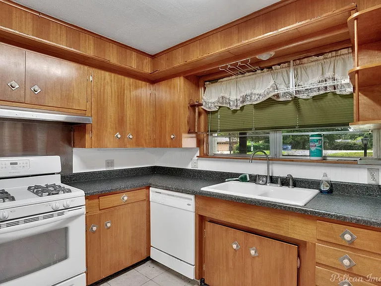 3836 Cornell Dr — Photo 5