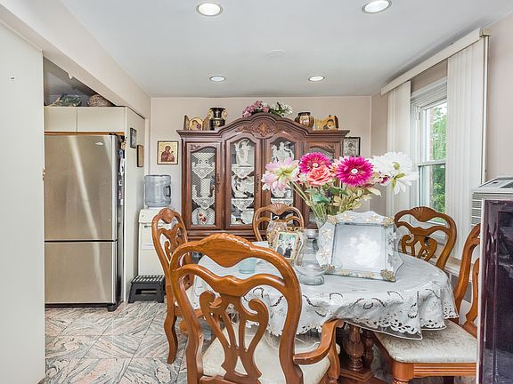 4th image of 47-37 Hollis Court Blvd #2A