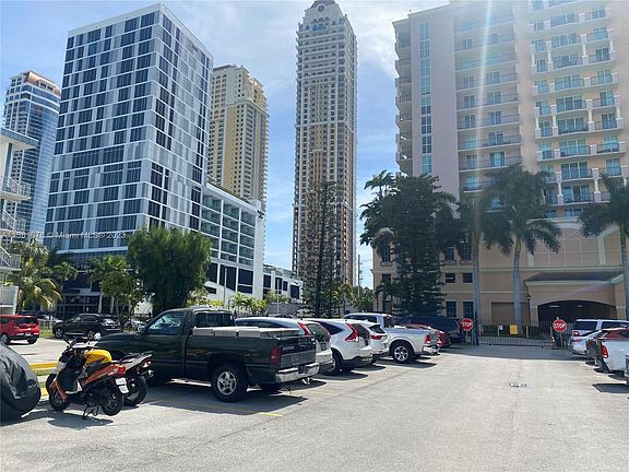 5th image of 17620 Atlantic Blvd #217
