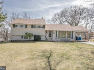 2272 Horseshoe Dr, Pottstown, PA 19464