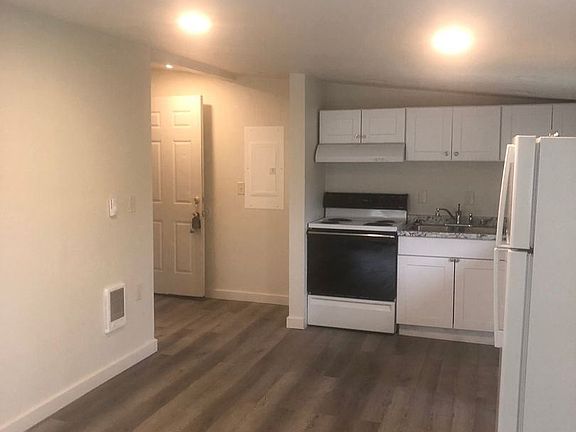 4th image of 112 W 21st St #6