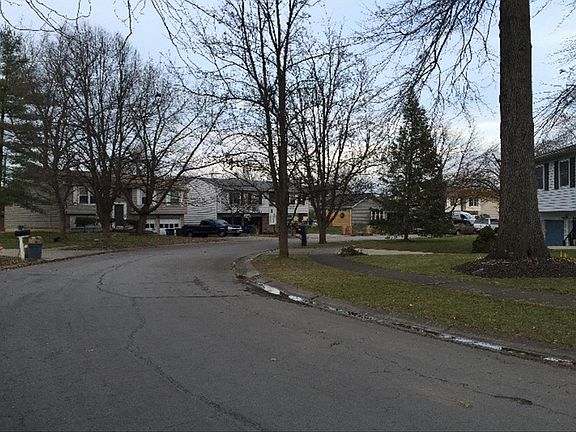 4th image of 1415 Royston Dr