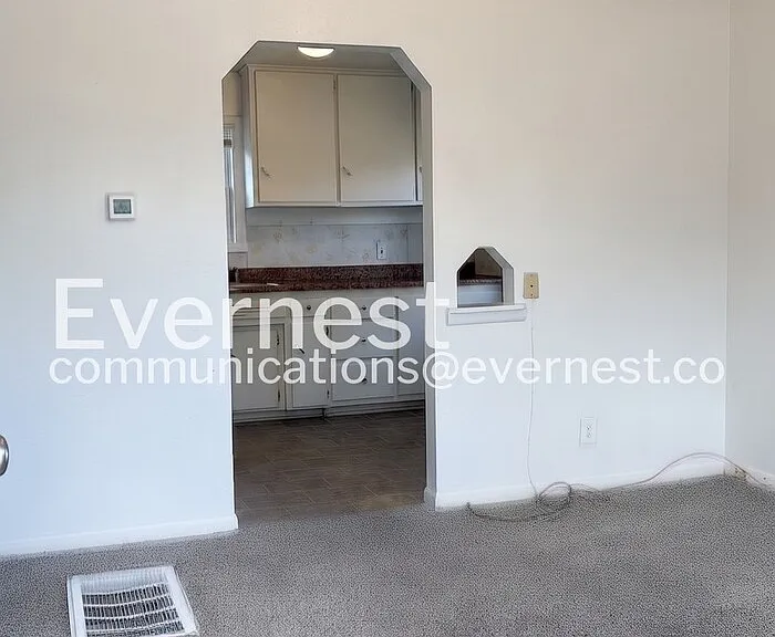 231 N Roosevelt Ave — Photo 6