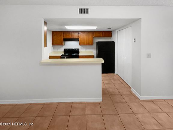 5th image of 4329 MELISSA Court W