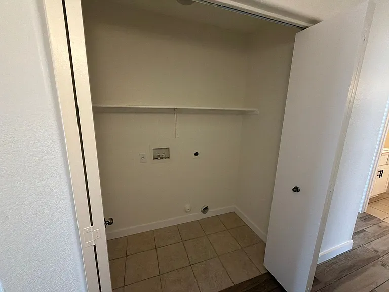 12710 W Ash St — Photo 18