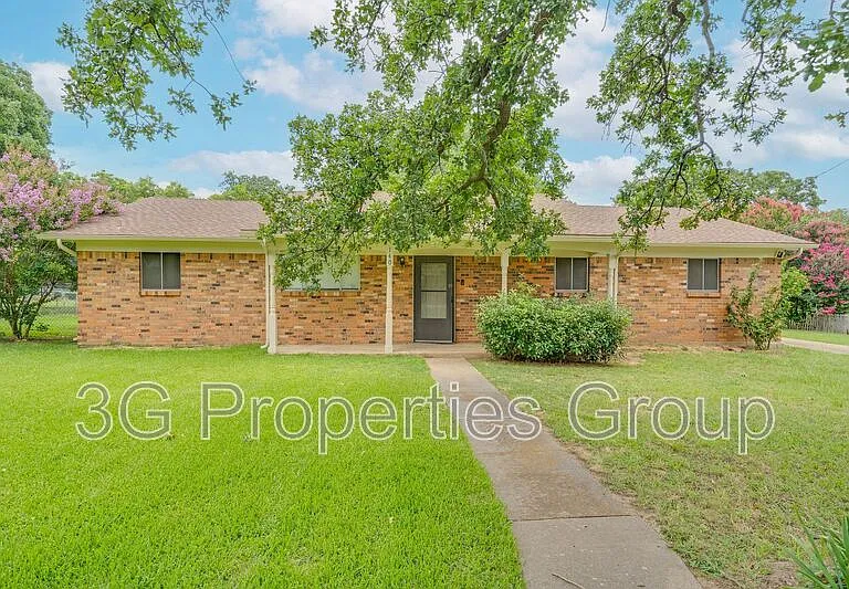 140 Joyce Dr — Photo 1