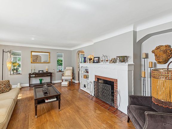 5th image of 3146 Ramona Ave