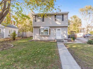 139 Alta Vista Ave, Waterloo, IA 50703