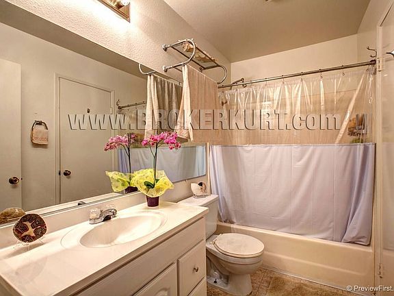 2nd image of 4235 Porte De Merano Unit 105