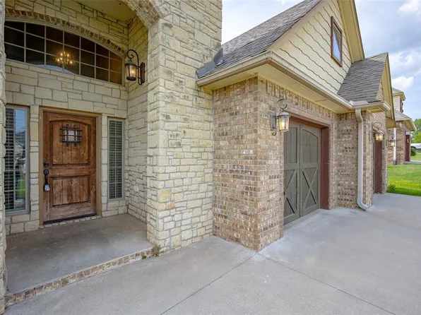 2710 Fox Xing, Ponca City, OK 74604