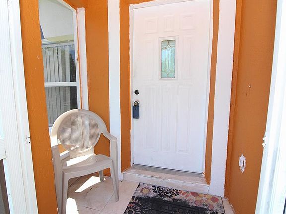 2nd image of 309 Larkspur Ct