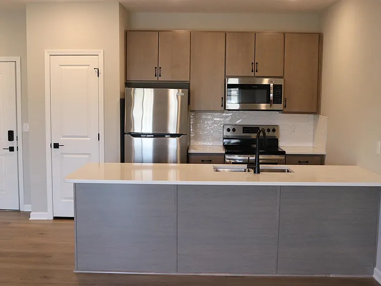 The Creek Apartments — Photo 12