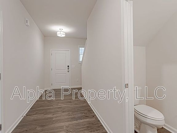 4th image of 25 Apricot Ln