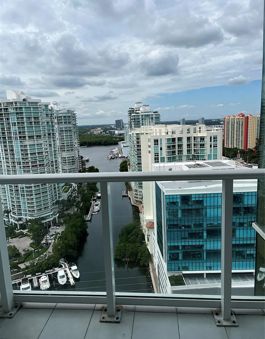 Oceania Iii Condo — Photo 4