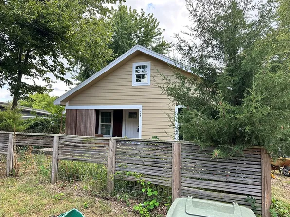 335 E 7th St, Fayetteville, AR 72701
