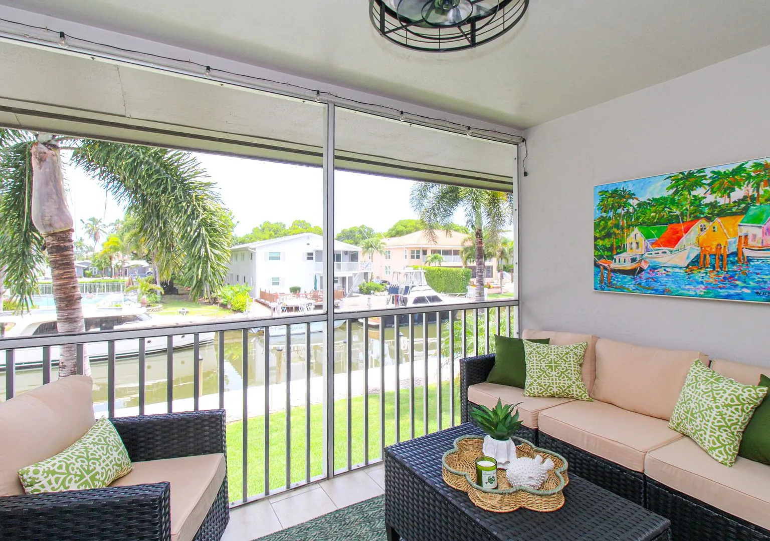 ** Canal View 2 Bedroom\2 Bath Condo ** Seasonal Or Annual ** Blue Point Close To Downtown Naples... — Photo 1