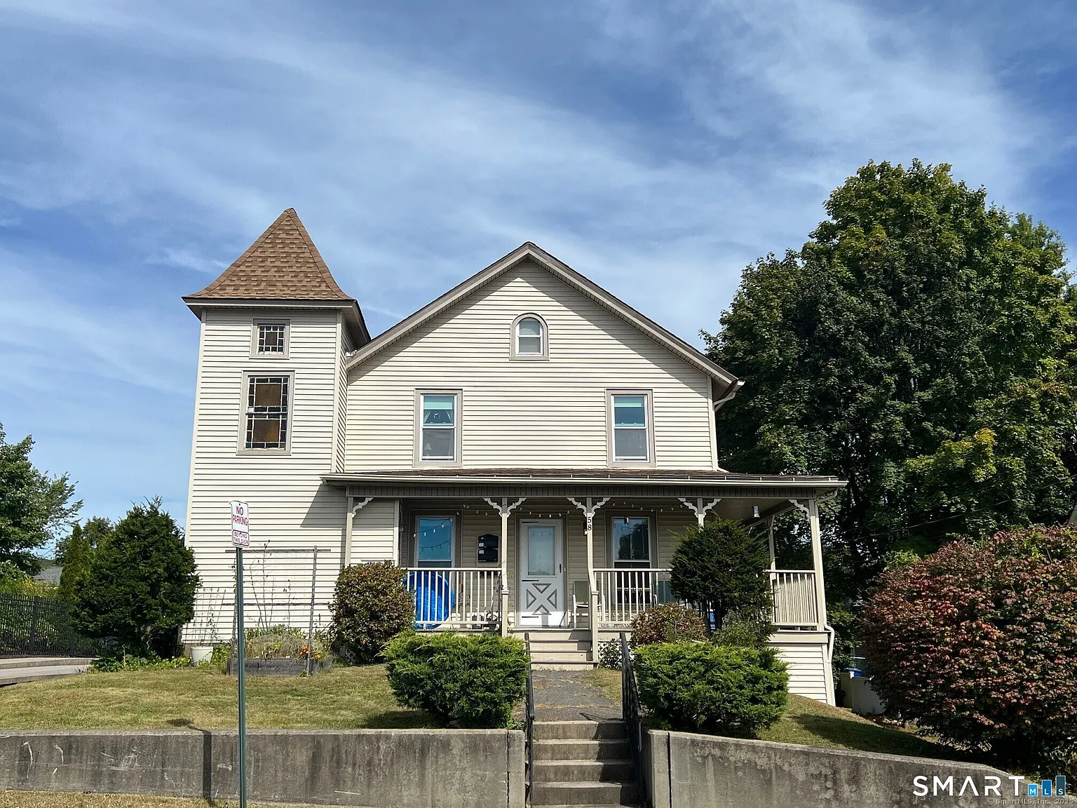 1 bed, 1.0 bath, 3037 sqft, $1,250 — Photo 1