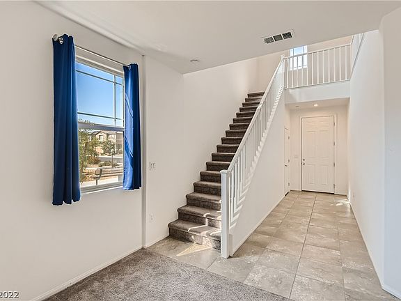 4th image of 1023 Huckburn Ave