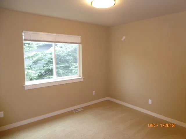 10934 Eastridge Dr NE — Photo 17