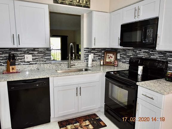 3rd image of 7281 Amberly Ln APT 210
