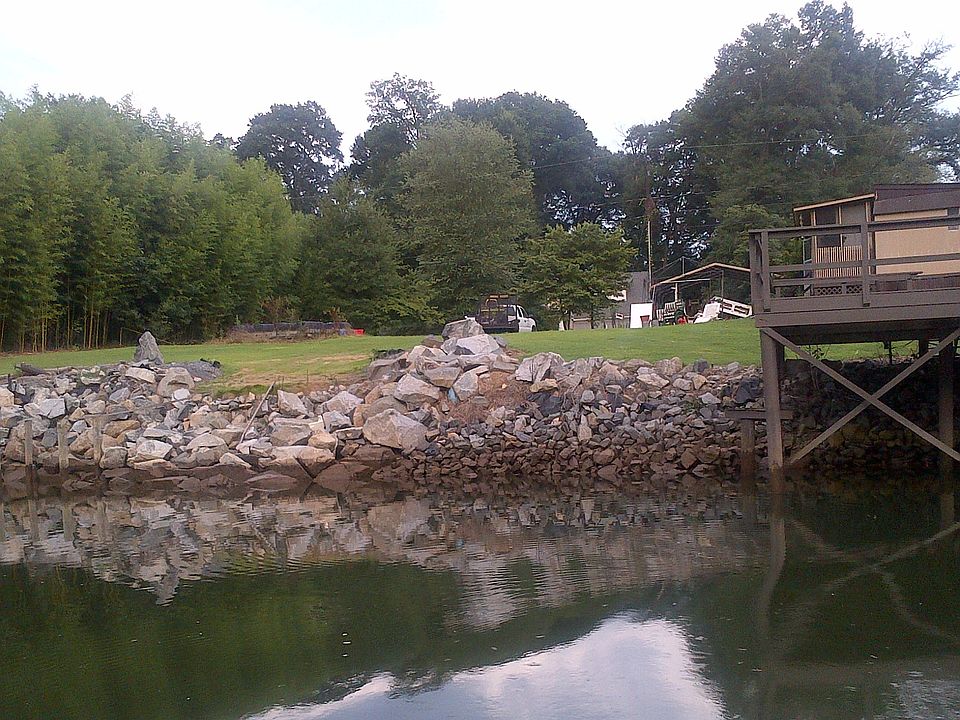 2nd image of 1129 Riverside Dr