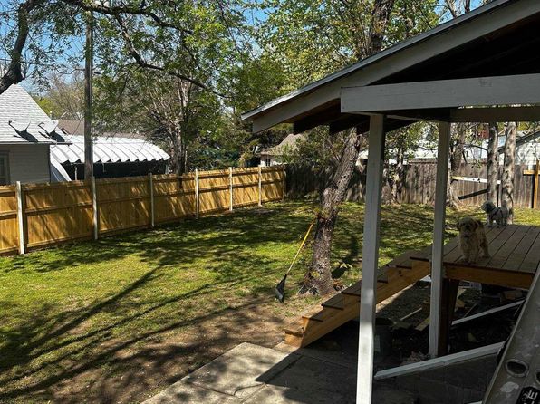 421 College St, Winfield, KS 67156