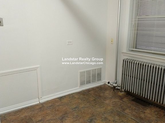 2nd image of 1918 W Lunt Ave #G