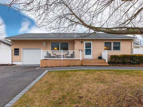 1031 Thompson Drive, Bay Shore, NY 11706