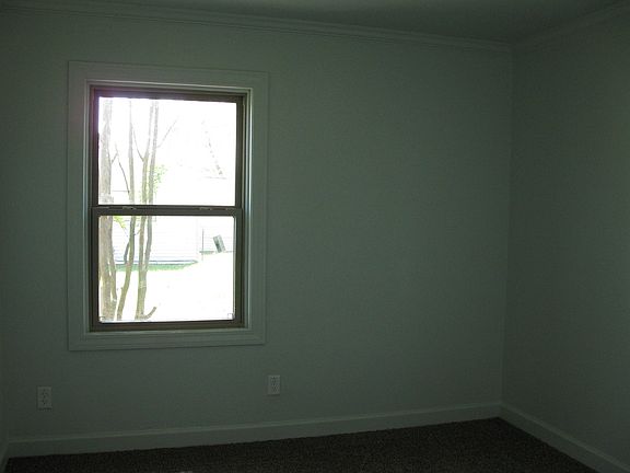5th image of 306 E 19th St