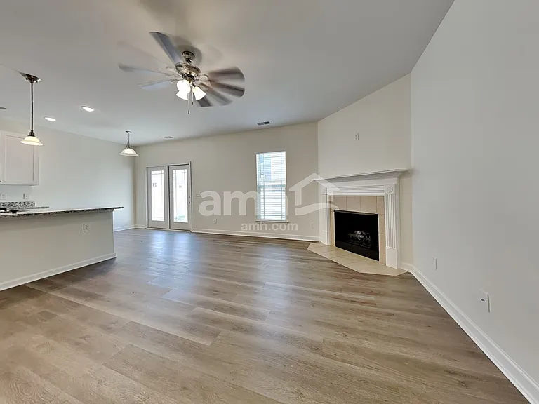 105 Summer Hill Ct — Photo 6