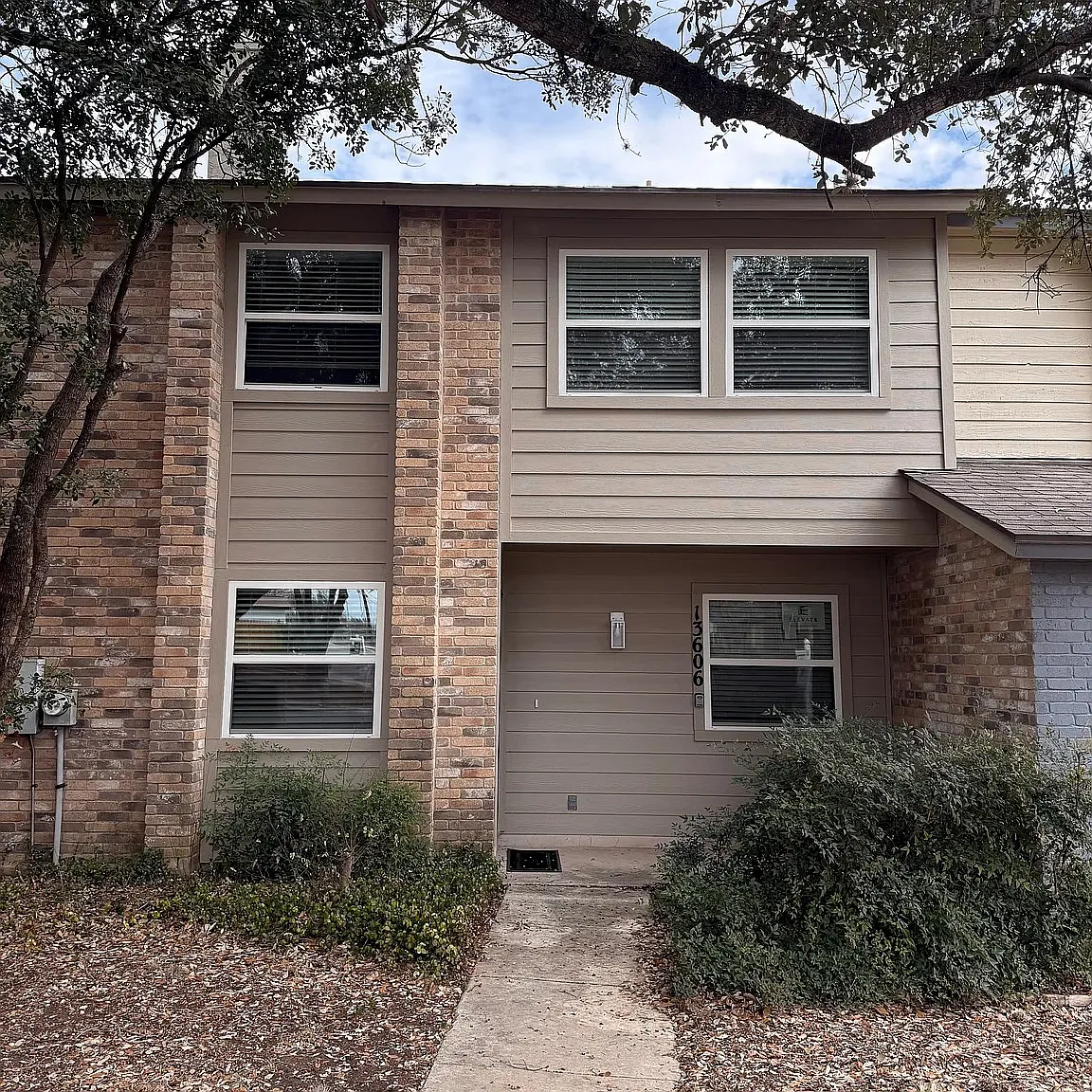 2 bed, 1.5 bath, 1150 sqft, $1,525 — Photo 1