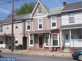 30 S Front St, Womelsdorf, PA 19567