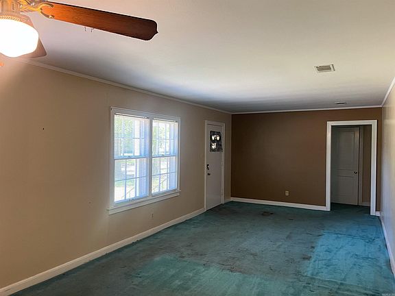 3rd image of 2802 Edgewood Dr