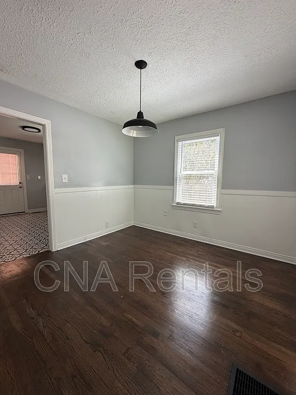 3 bed, 1.0 bath, 1150 sqft, $1,975 — Photo 4