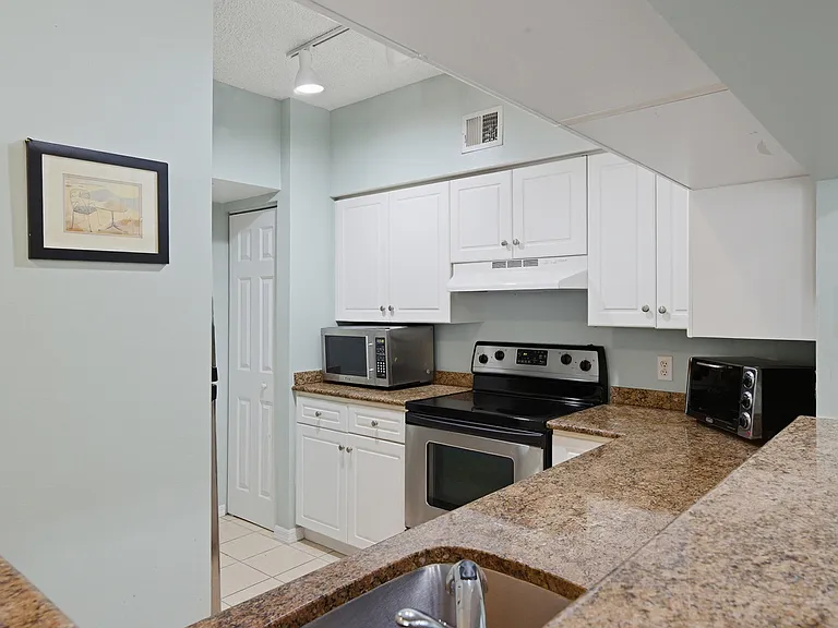 3221 Tuscany Way #3221 — Photo 18