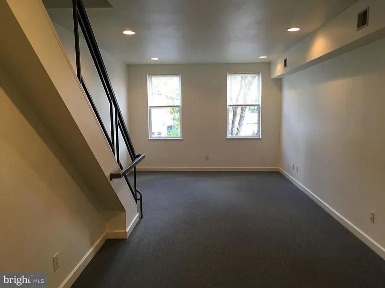 702 N 2nd St #A — Photo 5